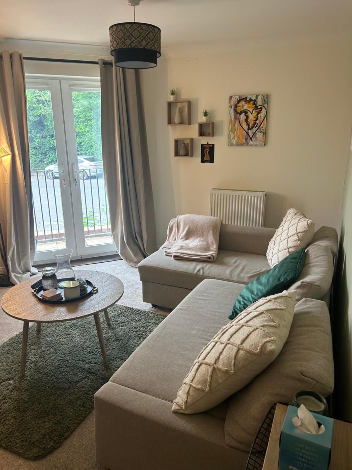 ハイワイクームBeautiful 1 Bed In Wycombeアパートメント エクステリア 写真
